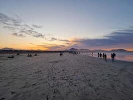 tramonto su famara spiaggia su Lanzarote isola foto