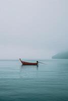 ai generato un' solitario barca galleggia su il mare nel il Tailandia. bellissimo paesaggio foto