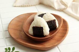 palla di riso onigiri foto