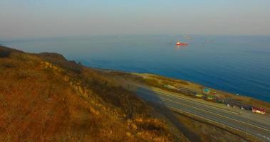 panoramica aerea della pista sedanka-patroclus a vladivostok, russia foto