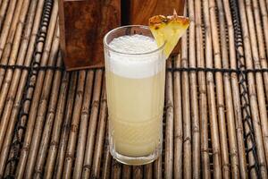 Pina Colada ananas coctail con succo foto