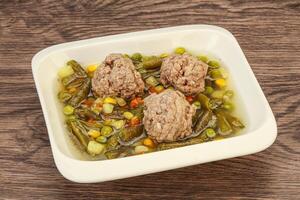 zuppa di verdure e polpette foto