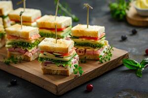 ai generato assortito gastronomia panini su di legno tavola. foto