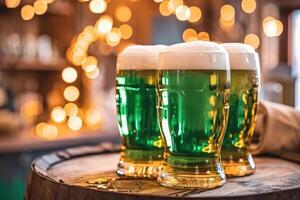 ai generato verde birra su di legno festivo tavolo, con copia spazio per testo. st. Patrick giorno celebrazione concetto. foto