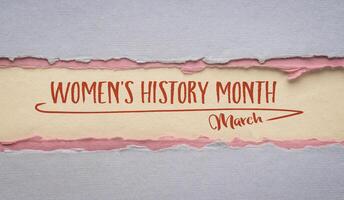 marzo donne storia mese, grafia su un' fatto a mano arte carta, contributi di donne per eventi nel storia e contemporaneo società foto