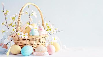 ai generato un Pasqua cestino con uova e fiori ruba il riflettore, meticolosamente disposte contro un' chiaro, radiante bianca sfondo e copia spazio per testo foto