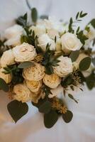 elegante bouquet da sposa di fiori naturali freschi foto