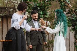 nozze cerimonia di il Novelli sposi nel un' nazione Villetta foto