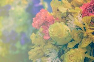 bellissimo mazzo fiori con diverso tipi di giallo fiori. morbido filtrato effetto. foto