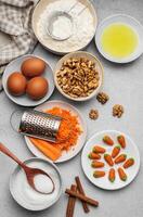 ingredienti per cottura al forno carota torta foto