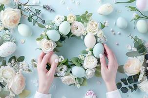 ai generato donna lavorazione un' a tema primaverile floreale ghirlanda con Pasqua decorazioni foto