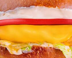 americano formaggio pollo hamburger con fresco insalata foto
