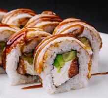 delizioso Canada Sushi rotolo con teriyaki foto