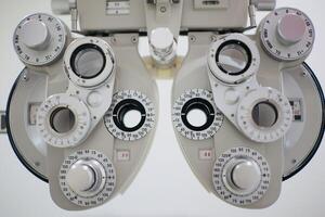 oftalmologia, occhio esame, phoropter rifrattore, occhio test foto