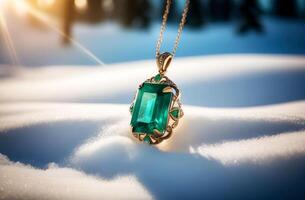 ai generato antico prezioso collana, smeraldo pendente nel il neve foto