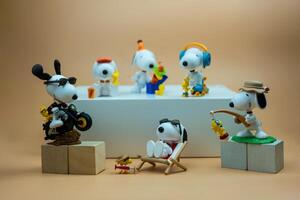 bangkok, Tailandia - febbraio 16, 2024 molti molto carino a partire dal pop mercato snoopy il migliore amici serie figure giocattolo. foto