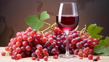 ai generato buongustaio bicchiere di vino detiene maturo uva, natura rinfrescante celebrazione generato di ai foto