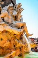 piazza navona, fontana sotto l'obelisco foto