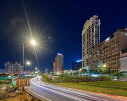 notte a ho chi minh città, è il uno di il sviluppato città nel Vietnam. viaggio concetto foto