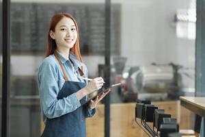 inizio su di impresa, donne capo il nuovo azienda sicuro di sé foto