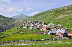 montagna villaggio lukomir nel bosnia e erzegovina. unico e tradizionale villaggio. unico villaggio nel Europa. medievale tradizionale modo di vita. rurale turismo e vacanze. foto