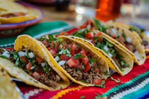 ai generato messicano tacos con manzo, pomodori, cipolle e altri su bianca sfondo foto