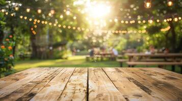 ai generato un' sfocato sfondo di un' giardino festa con un vuoto di legno tavolo. foto