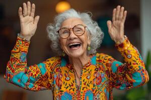 ai generato contento e giocoso anziano donna nel colorato Abiti in casa foto