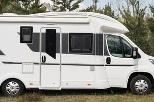 un' vacanza viaggio nel un' camper, un' riposo nel un' furgone foto