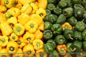 la verdura, frutta e frutti di bosco siamo venduto a il bazar nel tel aviv foto