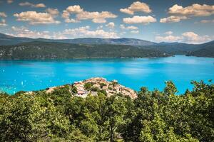 lac de Sainte-Croix, lago di Sainte-Croix, gole du verdone, Provenza, Francia foto