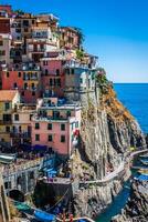 cinque terre, Italia - Manarola colorato pescatori villaggio foto