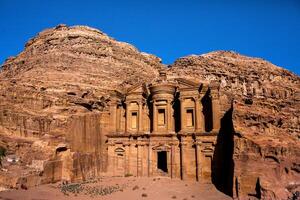 bellezza di rocce e antico architettura nel petra, Giordania. antico tempio nel petra, Giordania. foto