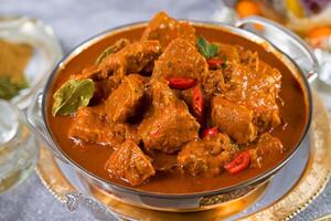 assaporare il squisito agnello o Manzo curry rendang, pronto per essere apprezzato su eid al-adha, cattura il essenza di celebrazione nel un' Perfetto foto, in mostra culinario padronanza e festivo indulgenza foto