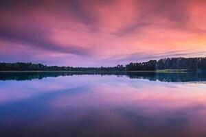 sereno acque un' beato riflessione di un' bellissimo pastello lago e cielo, dove la tranquillità incontra della natura tavolozza, la creazione di un' armonioso oasi di morbido tonalità e etereo bellezza foto