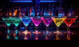 ai generato colorato Martini bicchieri su bar contatore foto