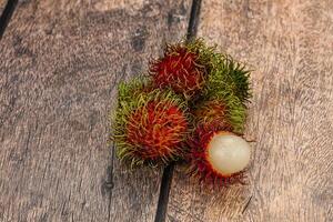 dolce succoso tropicale frutta rambutan foto