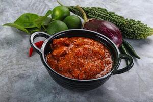 indiano cucina - burro pollo con salsa foto