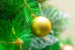 Natale albero con regalo scatole, Natale albero e i regali, Natale albero e decorazioni foto
