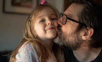 ai generato papà amorevolmente baci il suo figlia su il guancia, dolce bacio foto