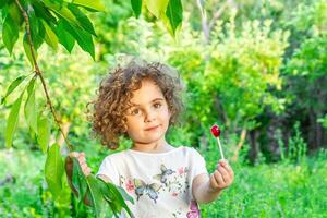 ritratto di un' poco bambino, ritratto di un' poco ragazza, ritratto di un' bambino foto