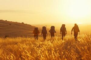 ai generato gruppo escursioni a piedi attraverso d'oro Grano campo a tramonto. foto