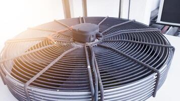 industriale HVAC aria condizionata sfogo, installazione di HVAC sistema. ventilazione fan sfondo. foto