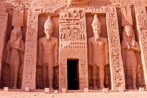 facciata di il tempio di hathor a abu simbel nel Egitto. foto