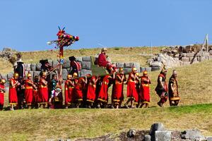 cusco, Perù, 2015 - inti raymi celebrazione cusco Perù re essere trasportato nel foto