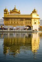 bellissimo Visualizza di d'oro tempio - armandir sahib nel amritsar, punjab, India, famoso indiano sikh punto di riferimento, d'oro tempio, il principale santuario di sikh nel amritsar, India foto