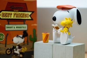 bangkok, Tailandia - febbraio 29, 2024 snoopy baseball squadra. snoopy il migliore amici serie figure, un' dimensione altezza di 10 cm. foto