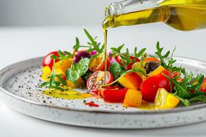 ai generato avvicinamento di verdura insalata con oliva olio scrosciante foto