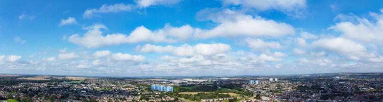 aereo panoramico Visualizza di est luton città di Inghilterra UK. agosto 17, 2023 foto