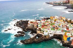 superiore Visualizza di il cittadina di punta brava vicino il cittadina di puerto de la Cruz su il isola di tenerife, canarino isole, atlantico oceano, Spagna foto